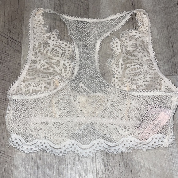 NWT Off white lace bralette - Picture 4 of 4